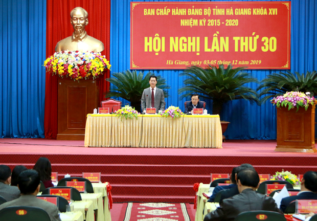 Bí thư Tỉnh ủy Đặng Quốc Khánh quán triệt, gợi ý các nội dung thảo luận trong phiên làm việc tiếp theo.