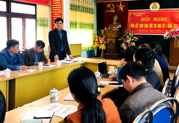 Lãnh đạo Liên đoàn Lao động tỉnh phát biểu tại hội nghị.
