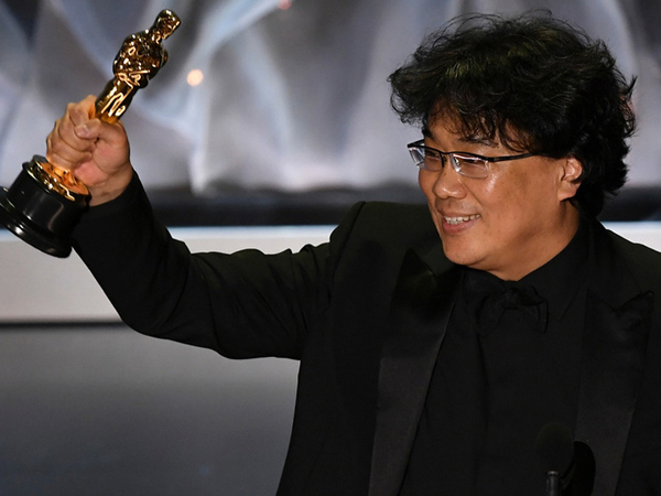 Đạo diễn Bong Joon Ho bày tỏ rằng ông rất hạnh phúc khi thấy ban tổ chức giải Oscar năm nay đã đổi tên hạng mục này từ Phim nói tiếng nước ngoài hay nhất thành Phim quốc tế hay nhất.