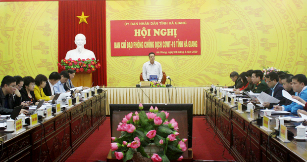 Chủ tịch UBND tỉnh Nguyễn Văn Sơn phát biểu kết luận hội nghị