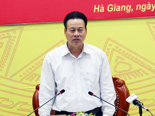 Chủ tịch UBND tỉnh Nguyễn Văn Sơn phát biểu tại buổi làm việc.