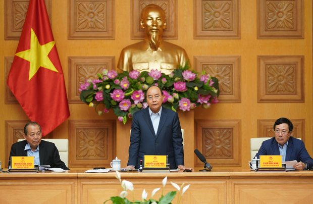 Thứ trưởng Bộ Y tế Đỗ Xuân Tuyên báo cáo cập nhật về tình hình dịch bệnh COVID-19.