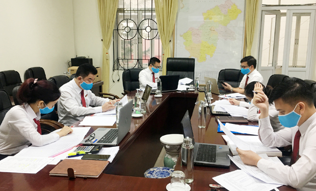 Để phòng, chống dịch Covid-19, Agribank Hà Giang triển khai họp trực tuyến với Agribank các huyện, thành phố.