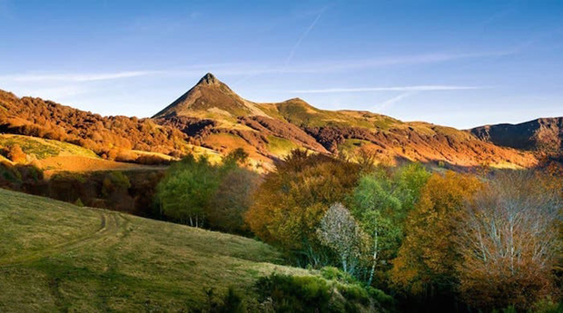 Công viên tự nhiên khu vực Auvergne des Volcans. 