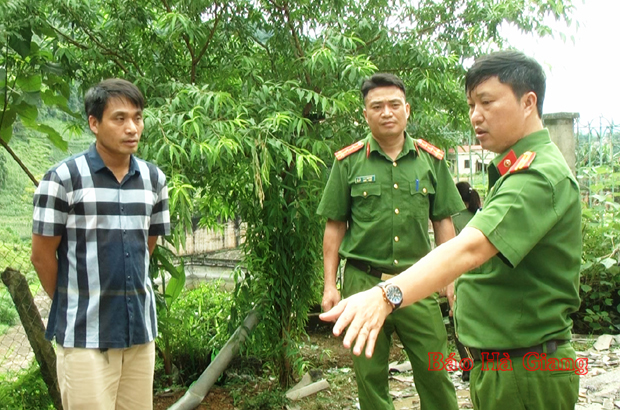 Lãnh đạo Công an huyện kiểm tra hoạt động của công an xã Đông Hà.