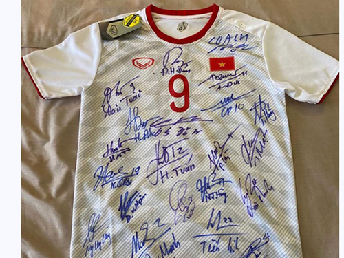 Chiếc áo đấu của Văn Toàn