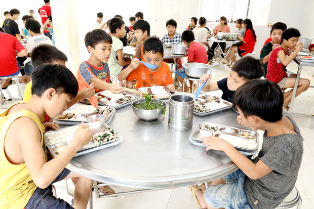 Bữa ăn chính của trẻ em.