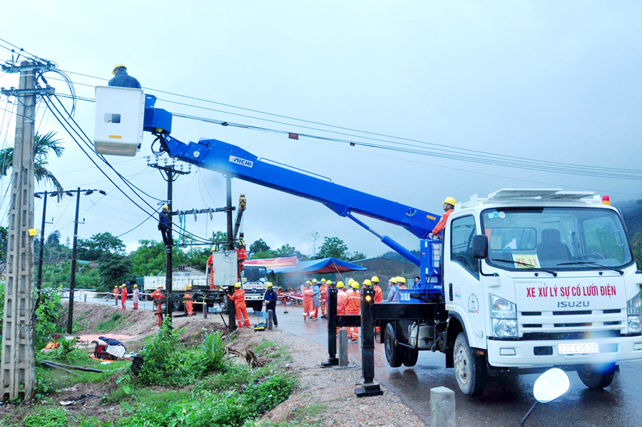 Diễn tập phòng, chống thiên tai tại Công ty Điện lực Hà Giang.