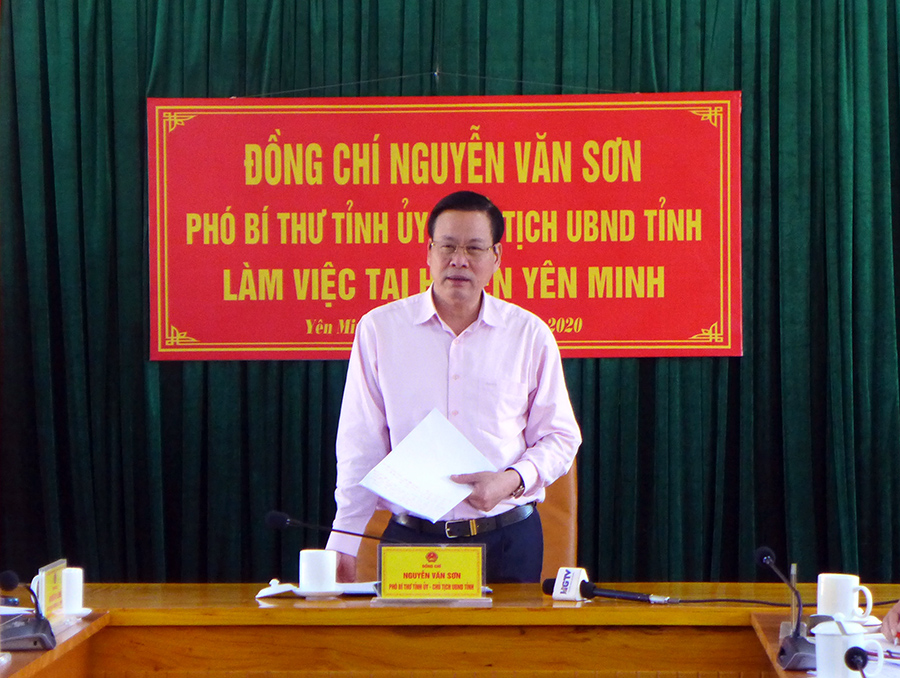Chủ tịch UBND tỉnh Nguyễn Văn Sơn phát biểu tại buổi làm việc với huyện Yên Minh.