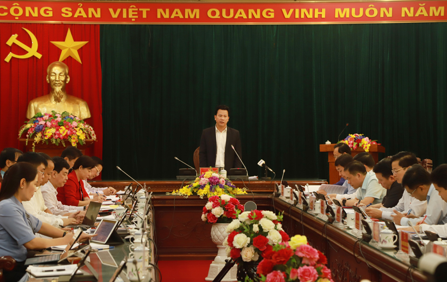 Bí thư Tỉnh ủy Đặng Quốc Khánh phát biểu kết luận cuộc họp