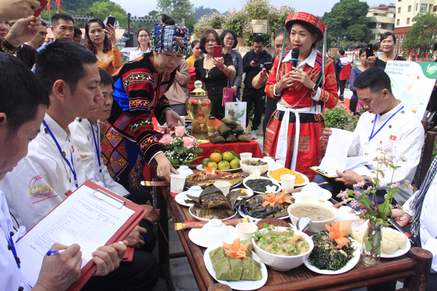 Mâm cỗ ẩm thực của Hà Giang tham dự liên hoan.