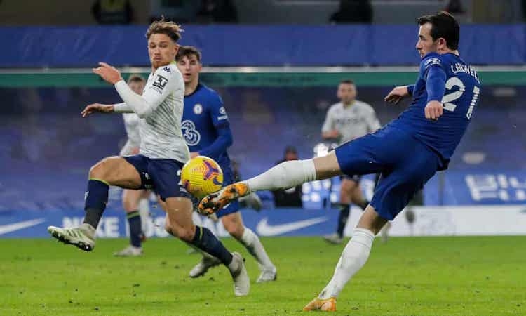 Chelsea cải thiện lối chơi nhưng không đủ sức đánh bại quyết tâm của Villa. Ảnh: Guardian.