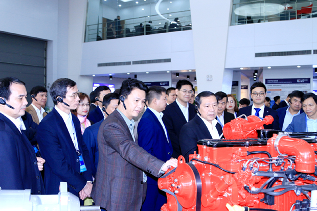 Đoàn đại biểu tỉnh ta thăm Tập đoàn Liễu Công tại thành phố Liễu Châu, tỉnh Quảng Tây (Trung Quốc). 						Ảnh: DUY TUẤN
