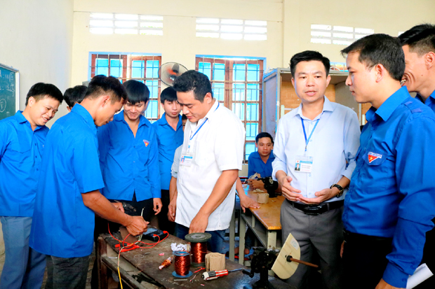 Giờ thực hành của sinh viên Trường Cao Đẳng kỹ thuật và công nghệ Hà Giang