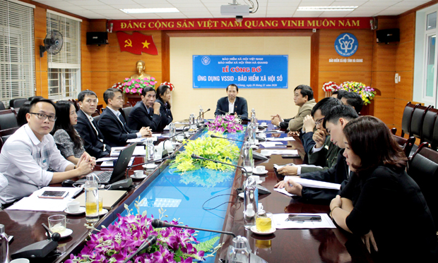 Các đại biểu dự Lễ công bố ứng dụng VSSID tại điểm cầu tỉnh.