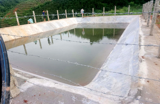 Hồ chứa nước sạch tưới cho cây cam tại xã Yên Hà (Quang Bình).
