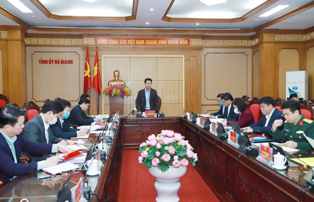Bí thư Tỉnh ủy Đặng Quốc Khánh phát biểu tại cuộc họp