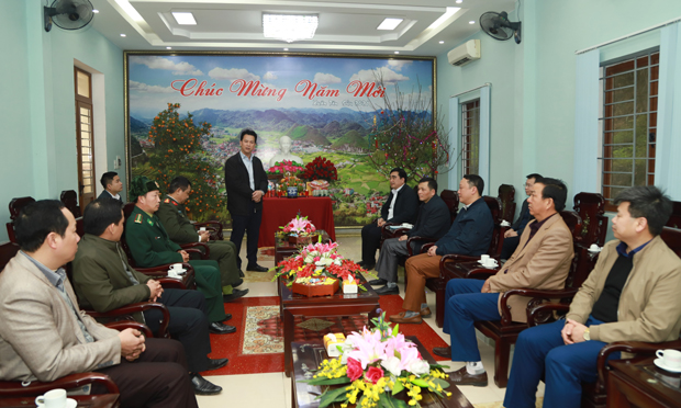 Bí thư Tỉnh ủy Đặng Quốc Khánh phát biểu tại buổi gặp mặt BTV Huyện ủy Quản Bạ.