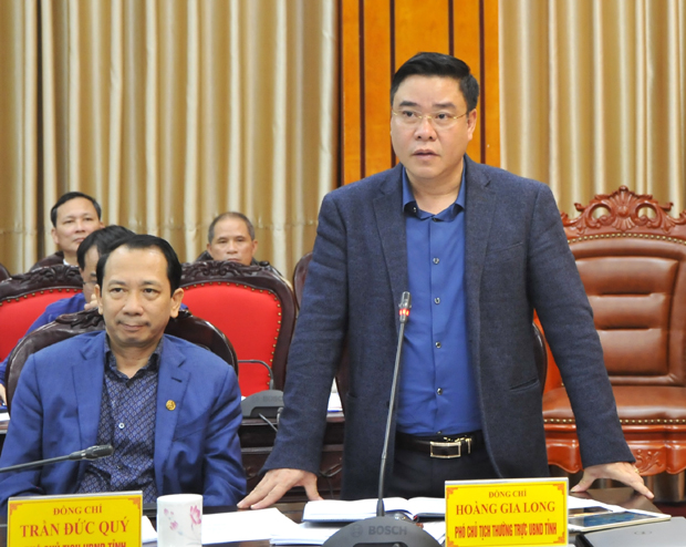 Phó Chủ tịch Thường trực UBND tỉnh Hoàng Gia Long đề nghị các đơn vị Khối Kinh tế, tổng hợp tập trung phân tích các yếu tố tác động đến tăng trưởng kinh tế để có giải pháp thúc đẩy hiệu quả.