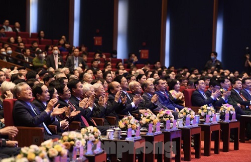 Các đại biểu dự buổi lễ