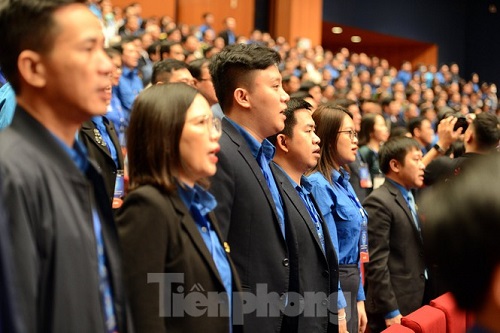 Các đoàn viên, thanh niên tham dự buổi lễ 