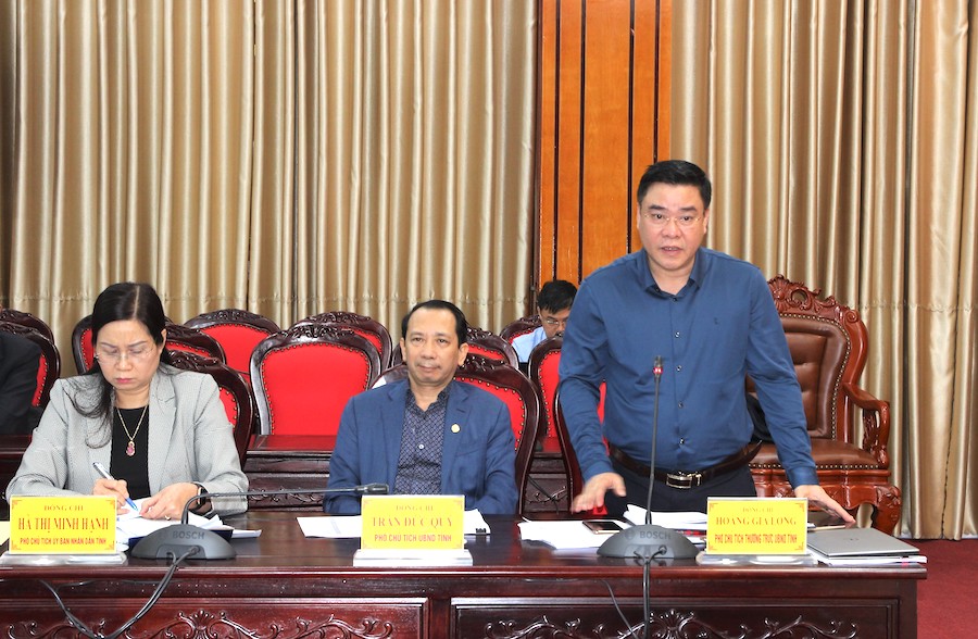Phó Chủ tịch Thường trực UBND tỉnh Hoàng Gia Long yêu cầu các sở, ngành đánh giá cụ thể chương trình hành động theo kế hoạch của UBND tỉnh.
