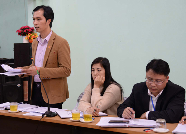 Lãnh đạo phường Nguyễn Trãi báo cáo tại buổi làm việc.