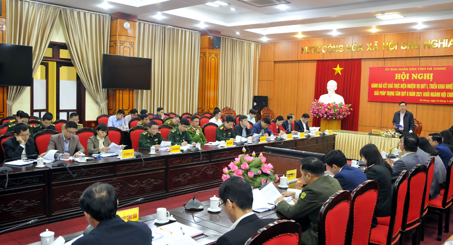 Toàn cảnh hội nghị.