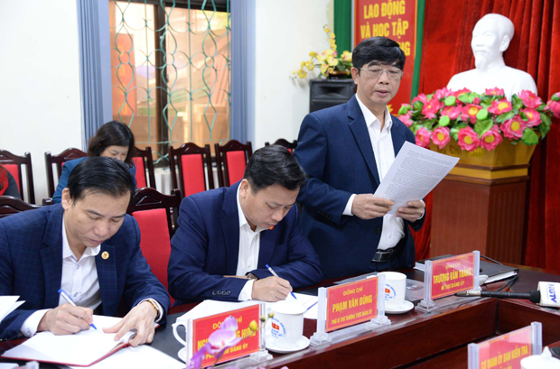 Bí thư Đảng ủy khối Trương Văn Thắng phát biểu tại buổi làm việc.