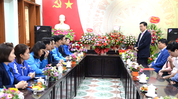 Chủ tịch UBND tỉnh Nguyễn Văn Sơn phát biểu chúc mừng Tỉnh đoàn.