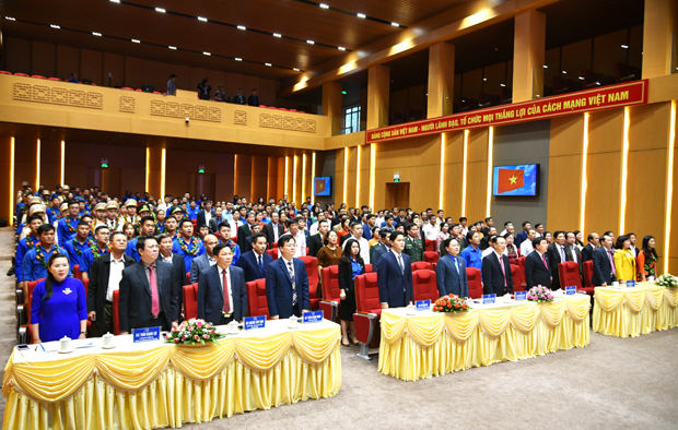 Buổi Lễ tiến hành nghi thức Chào cờ.