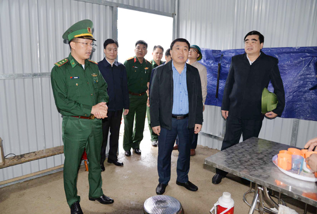 Phó Bí thư Tỉnh ủy Nguyễn Mạnh Dũng kiểm tra công tác phòng chống dịch COVID-19 tại khu vực biên giới xã Cao Mã Pờ