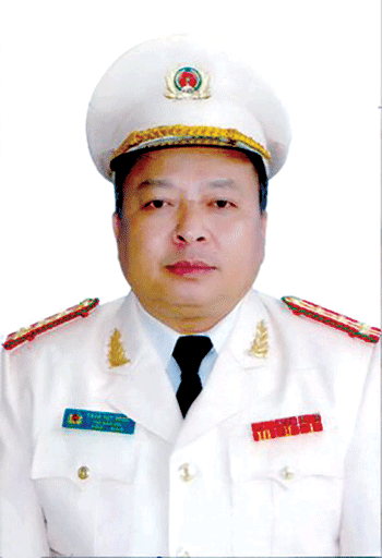 Ông Phan Huy Ngọc, Ủy viên BTV Tỉnh ủy; Đại tá, Giám đốc Công an tỉnh (Đơn vị bầu cử số 13, huyện Xín Mần)