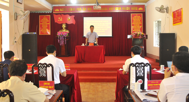 Bí thư Tỉnh ủy Đặng Quốc Khánh phát biểu tại buổi làm việc với lãnh đạo huyện Vị Xuyên.