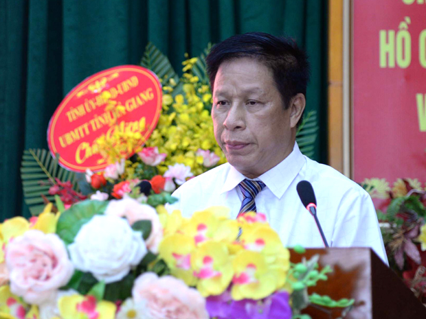 Chủ tịch Hội Nhà báo tỉnh Hà Giang Lê Trọng Lập đọc diễn văn tại buổi lễ.