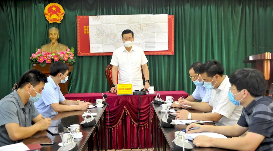 Chủ tịch UBND tỉnh Nguyễn Văn Sơn phát biểu tại buổi làm việc với lãnh đạo huyện Vị Xuyên.