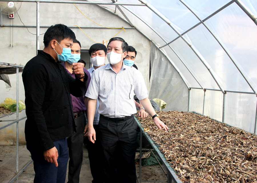 Đoàn công tác tham quan HTX cộng đồng Nặm Đăm.