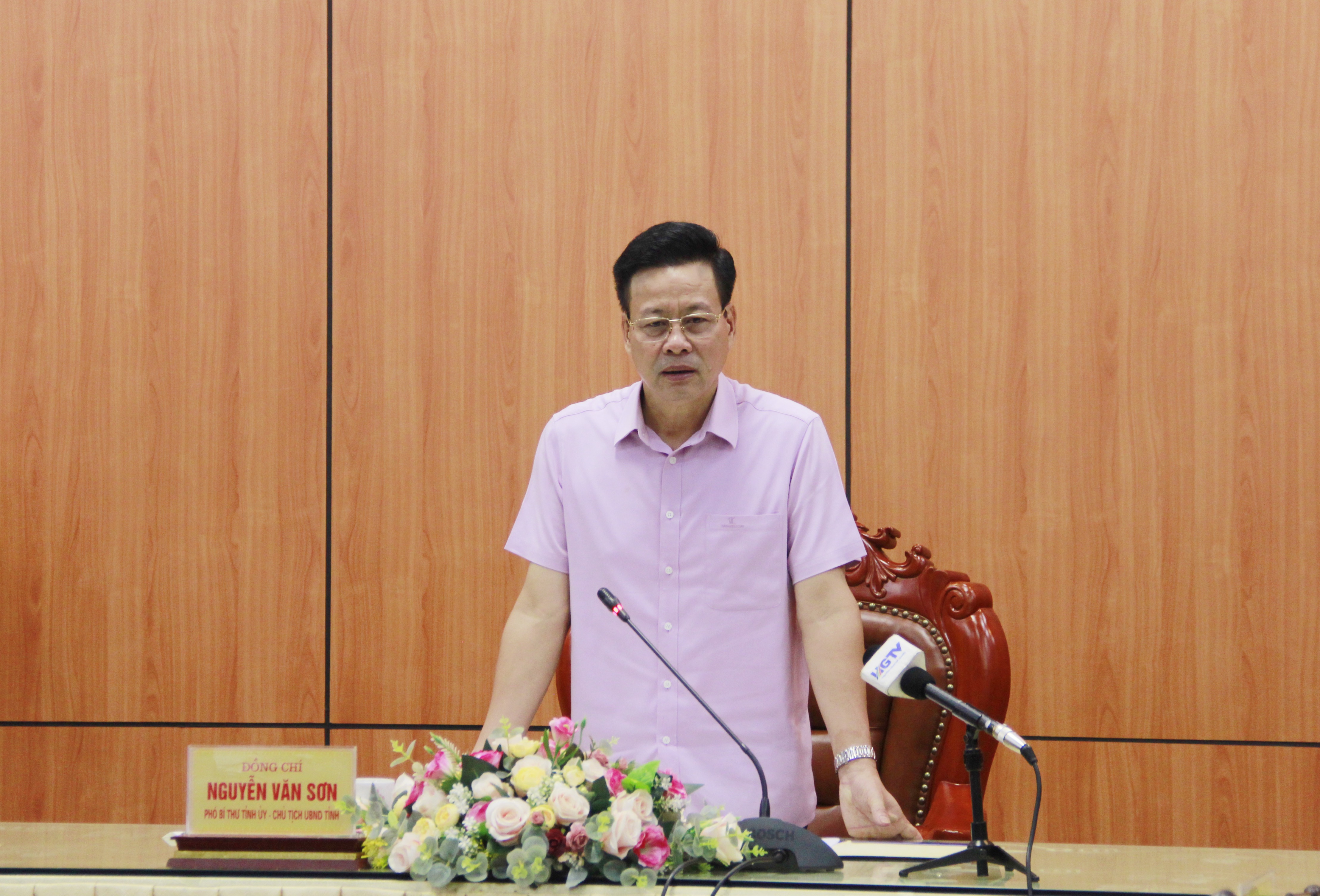 Chủ tịch UBND tỉnh phát biểu tại buổi làm việc