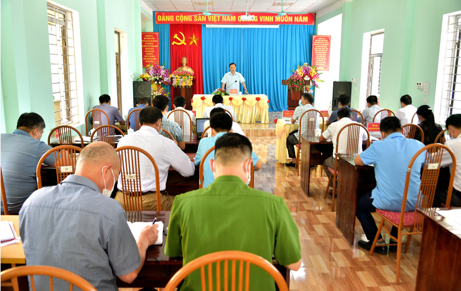 Toàn cảnh buổi làm việc với Đảng ủy xã Đông Minh (Yên Minh).