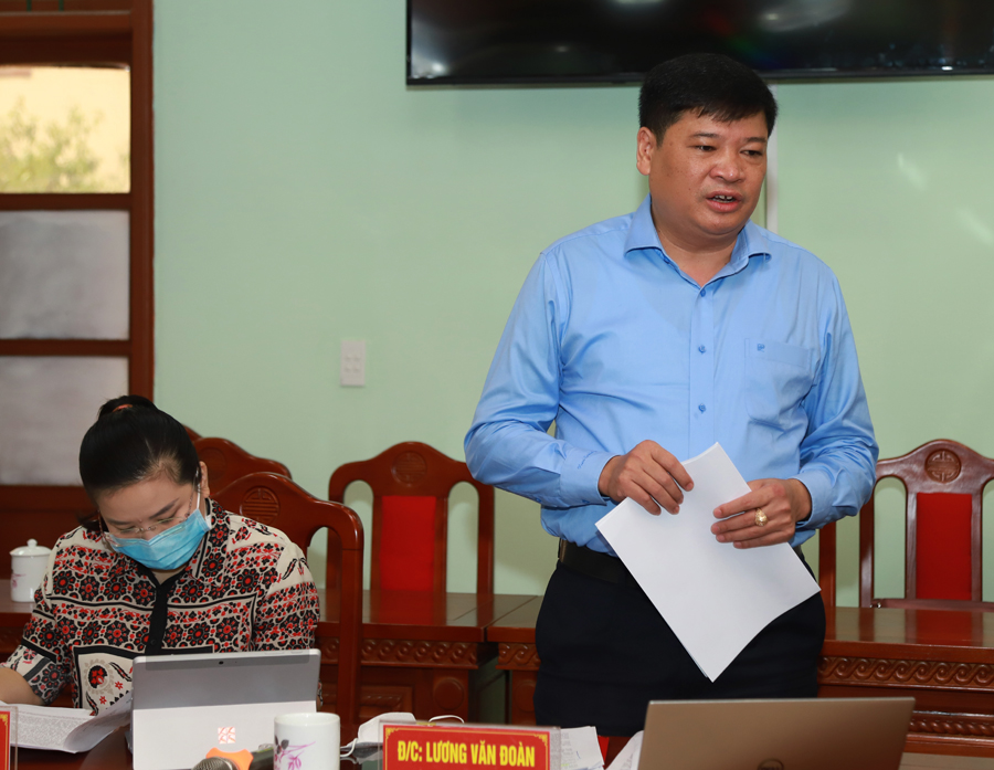 Giám đốc Sở Kế hoạch và Đầu tư Lương Văn Đoàn nêu một số vấn đề về đầu tư công của huyện Quản Bạ