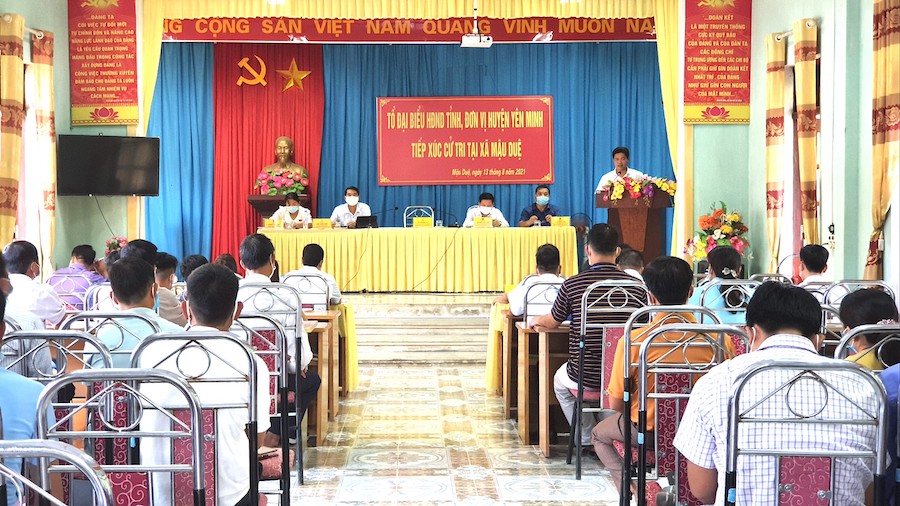 Trưởng Ban Tuyên giáo Tỉnh ủy Vũ Mạnh Hà phát biểu tại buổi tiếp xúc cử tri.