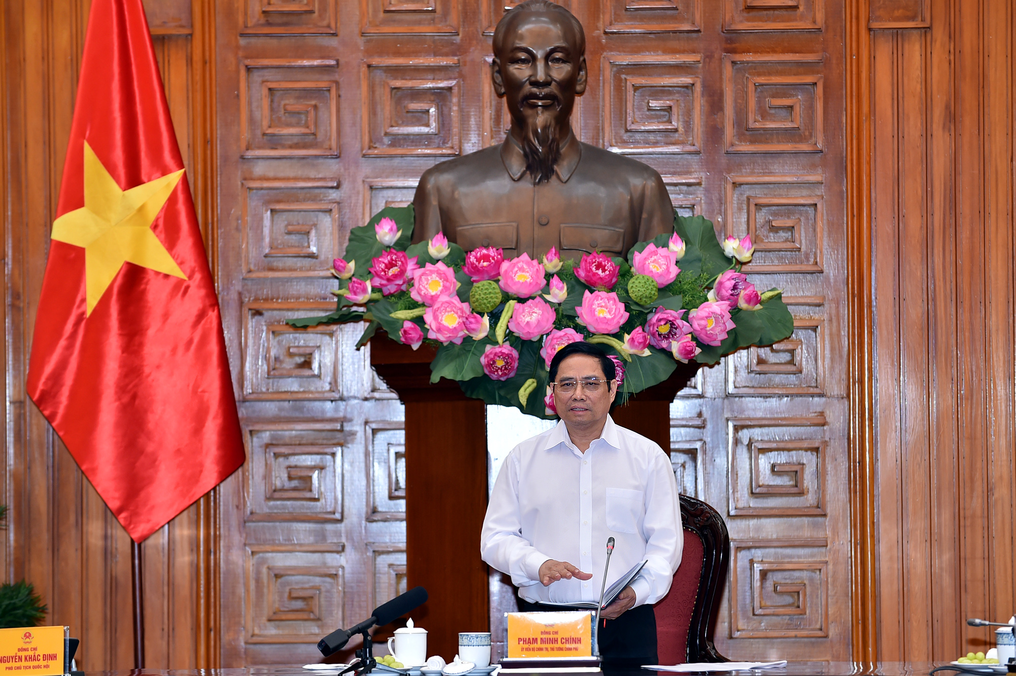 Thủ tướng Phạm Minh Chính: Đã thực hiện giãn cách là phải thực hiện nghiêm, phải thực hiện tốt việc đảm bảo an sinh xã hội, trước hết là không để người dân thiếu ăn, thiếu mặc. 