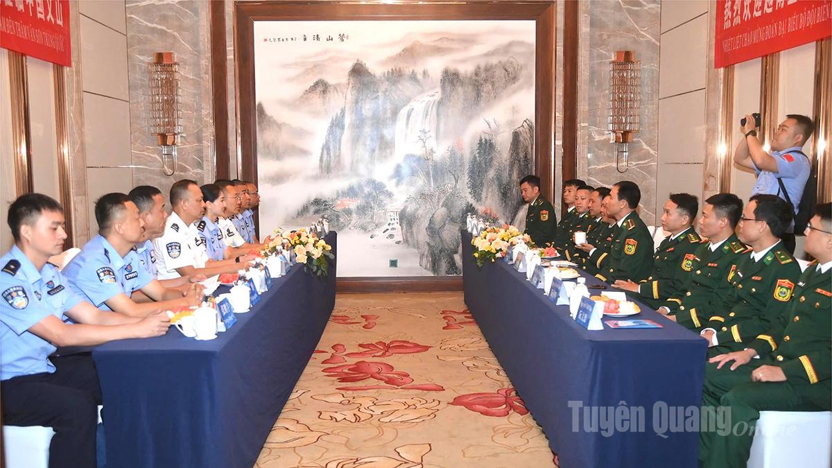 The provincial Border Guard holds meetings with counterpart forces to strengthen cooperation, exchange information, and combat crime along the border.