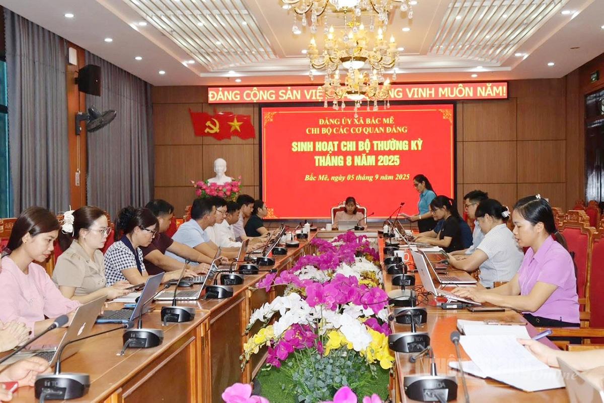 Chi bộ các cơ quan Đảng xã Bắc Mê tổ chức sinh hoạt chi bộ thường kỳ.