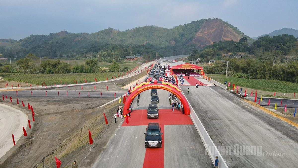 Cao tốc Tuyên Quang - Hà Giang (giai đoạn I) thông xe kỹ thuật ngày 19-12-2025.