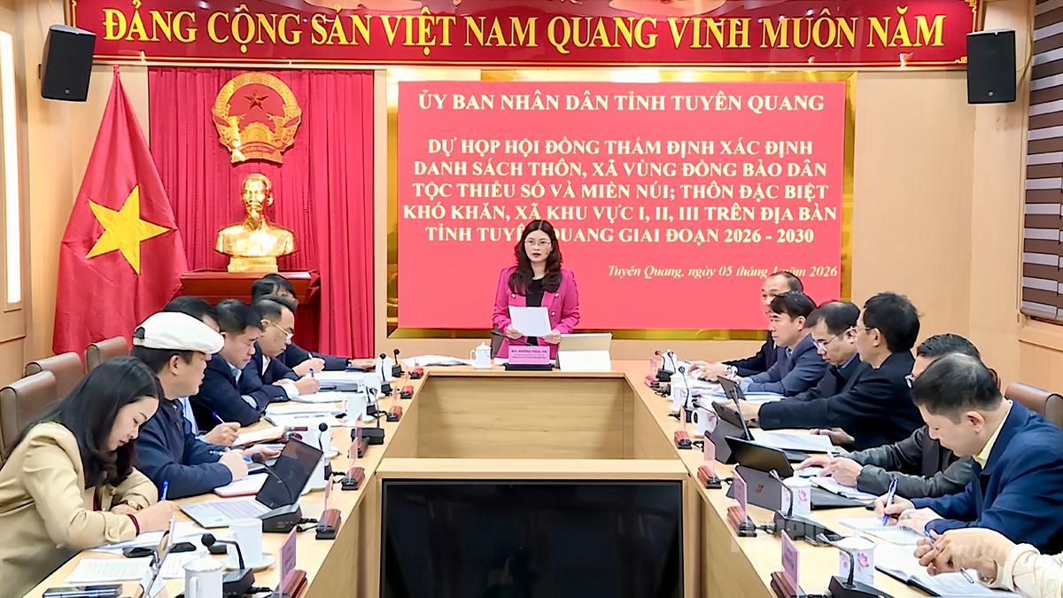 Toàn cảnh phiên họp.