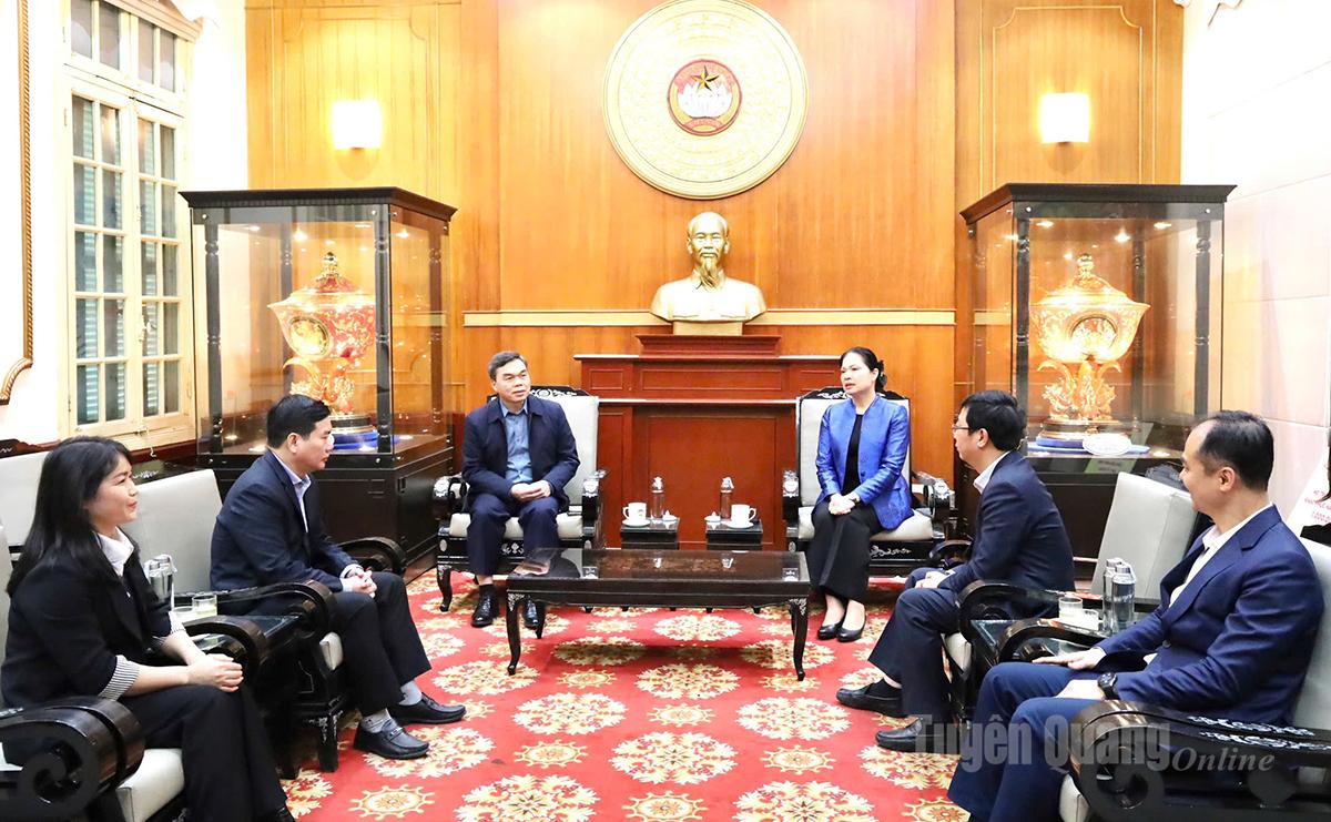 Đoàn công tác của tỉnh Tuyên Quang tại buổi trao hỗ trợ cho đồng bào miền Trung, Tây Nguyên.