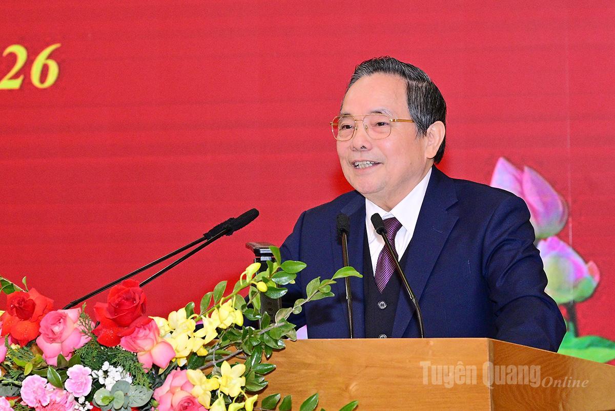 Đồng chí Nguyễn Hữu Hoan, nguyên Phó Bí thư Thường trực Tỉnh ủy, Chủ nhiệm CLB Tân Trào phát biểu.