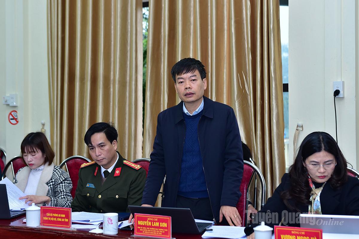 Phó Trưởng ban Thường trực Ban Tuyên giáo và Dân vận Tỉnh ủy, Ủy viên Ủy ban bầu cử tỉnh Nguyễn Lam Sơn phát biểu tại buổi kiểm tra.