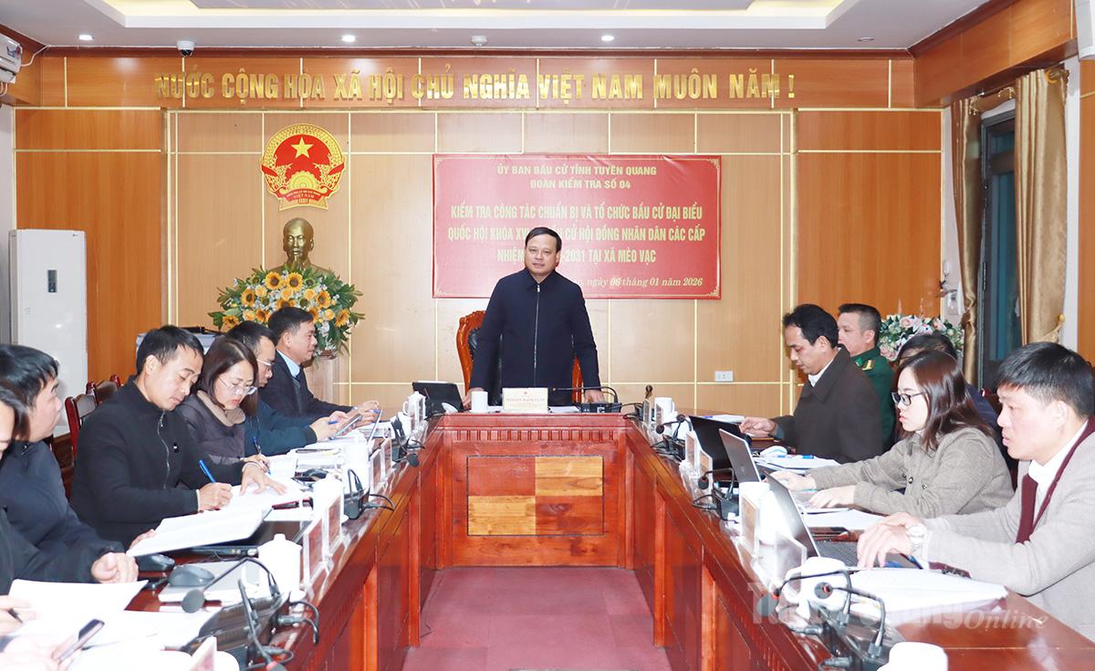 Quang cảnh buổi làm việc.